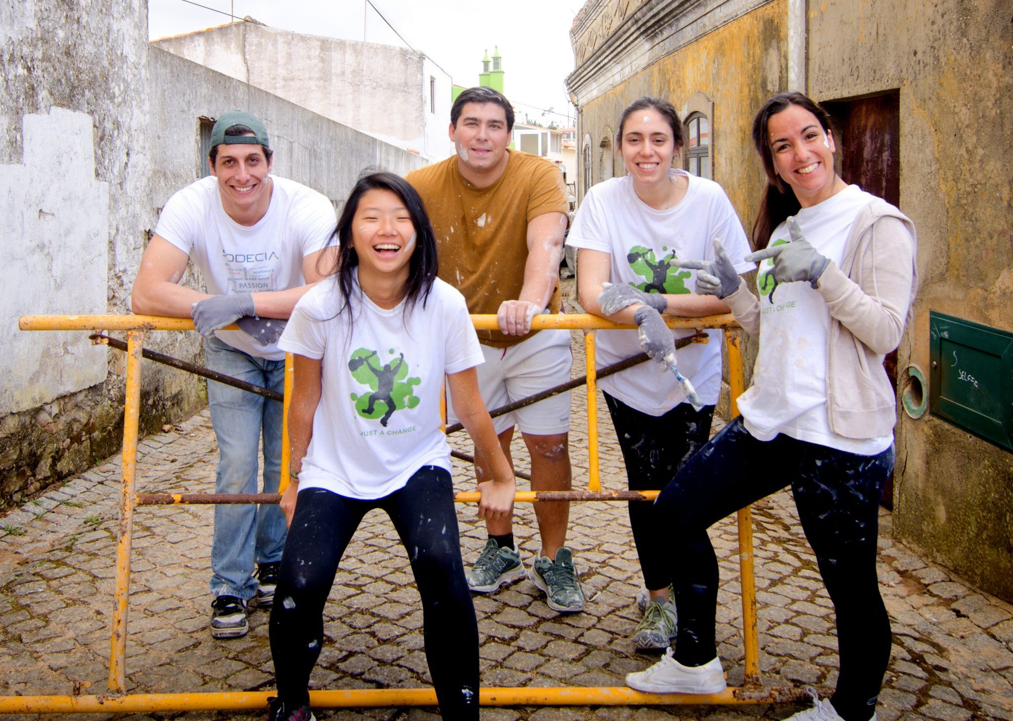 How to Pick the Right Volunteer Abroad Program